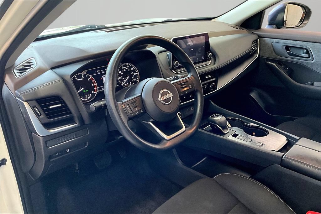 Used 2023 Nissan Rogue S FWD image 17