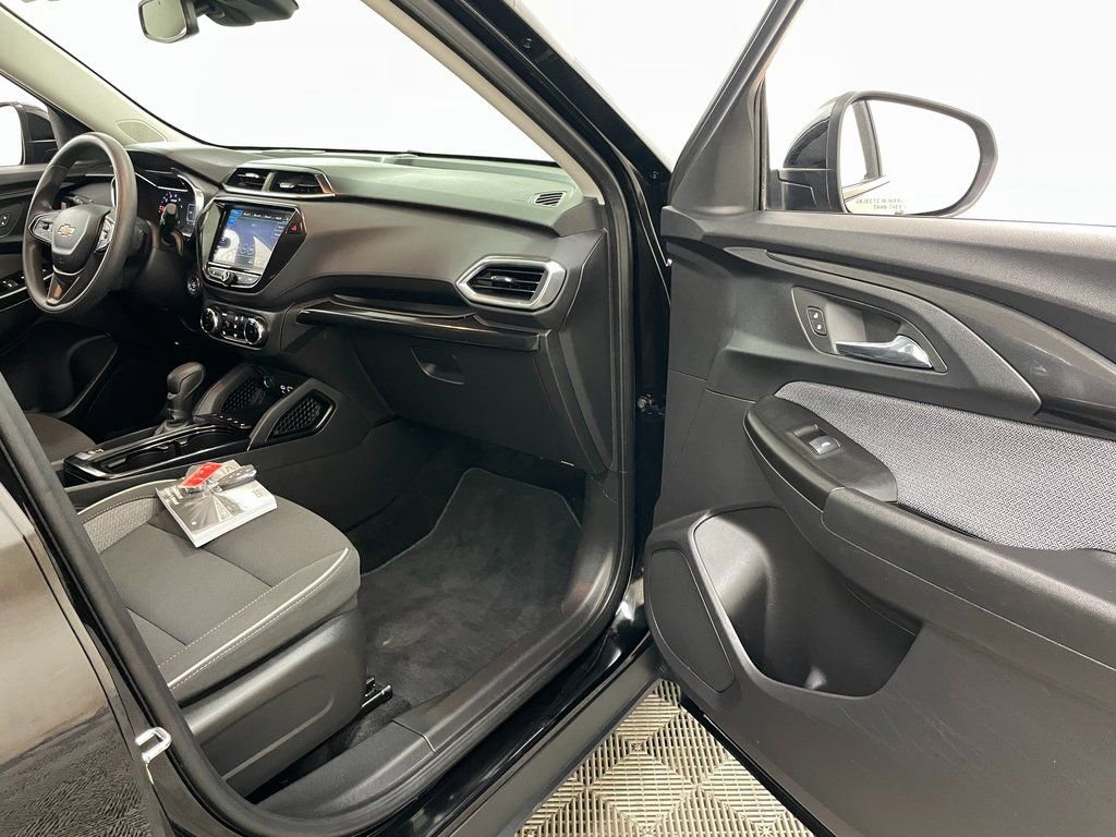 Used 2023 Chevrolet TrailBlazer LT w/ Convenience Package image 34