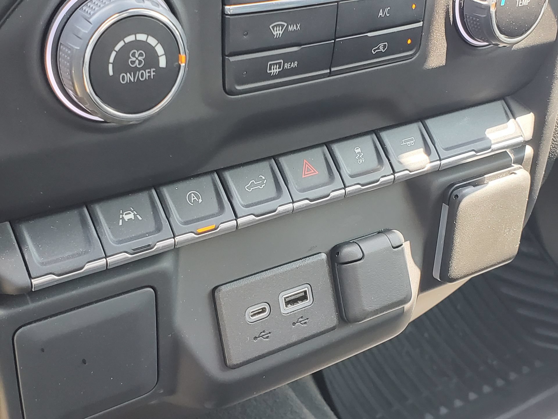 Used 2022 Chevrolet Silverado 1500 Custom RWD image 28