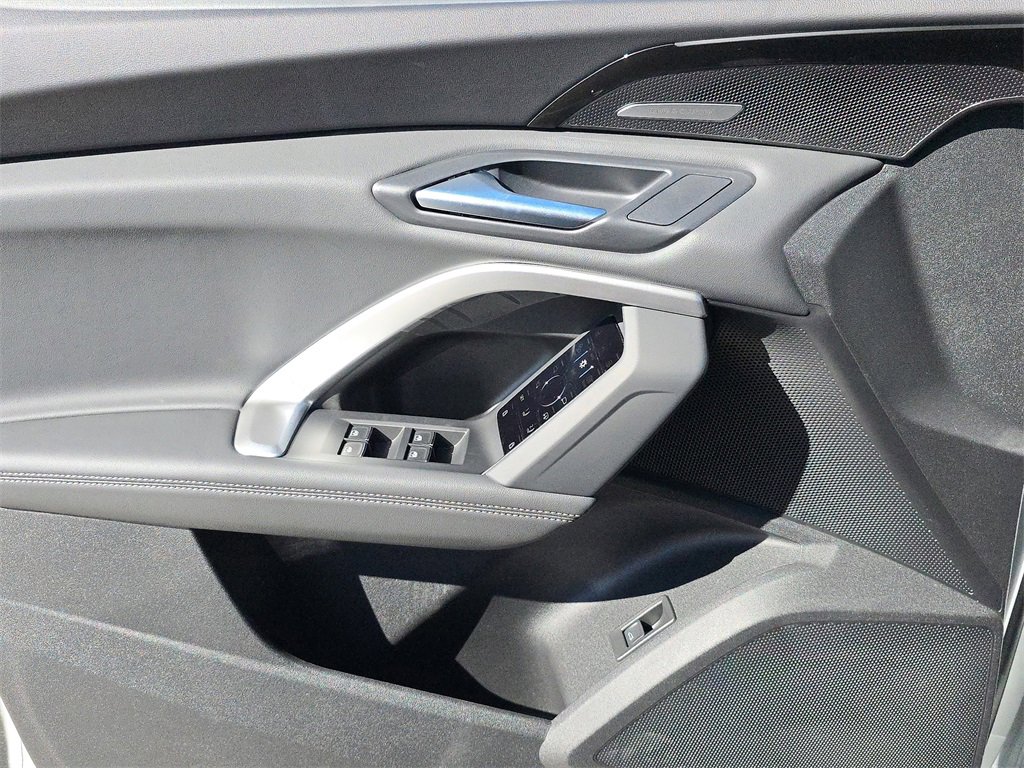 New 2025 Audi Q5 Prestige image 18