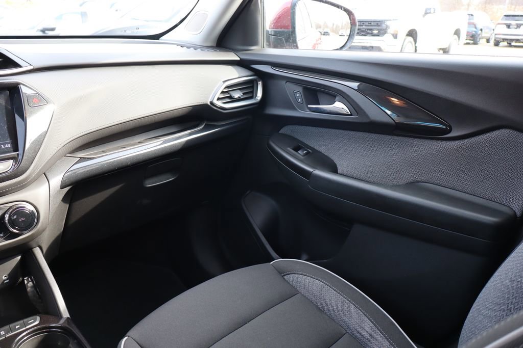 Used 2023 Chevrolet TrailBlazer LT w/ Convenience Package image 37