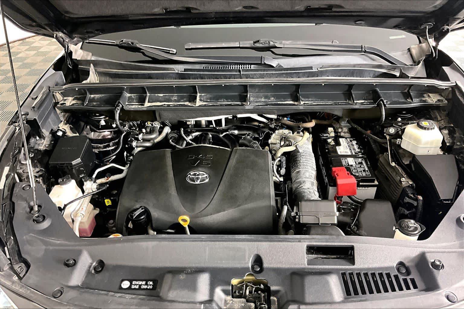 Used 2020 Toyota Highlander Limited FWD image 31