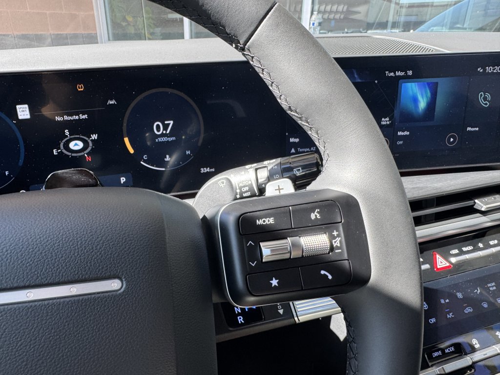 Used 2024 Hyundai Santa Fe Limited image 32