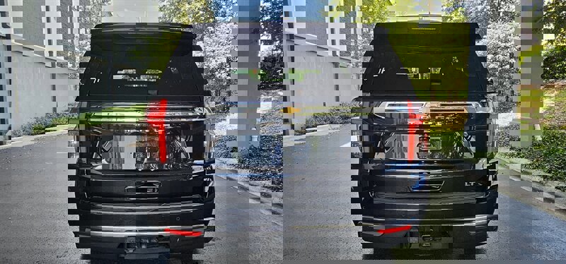 Used 2023 Chevrolet Tahoe LT w/ Luxury Package AWD/4WD image 6