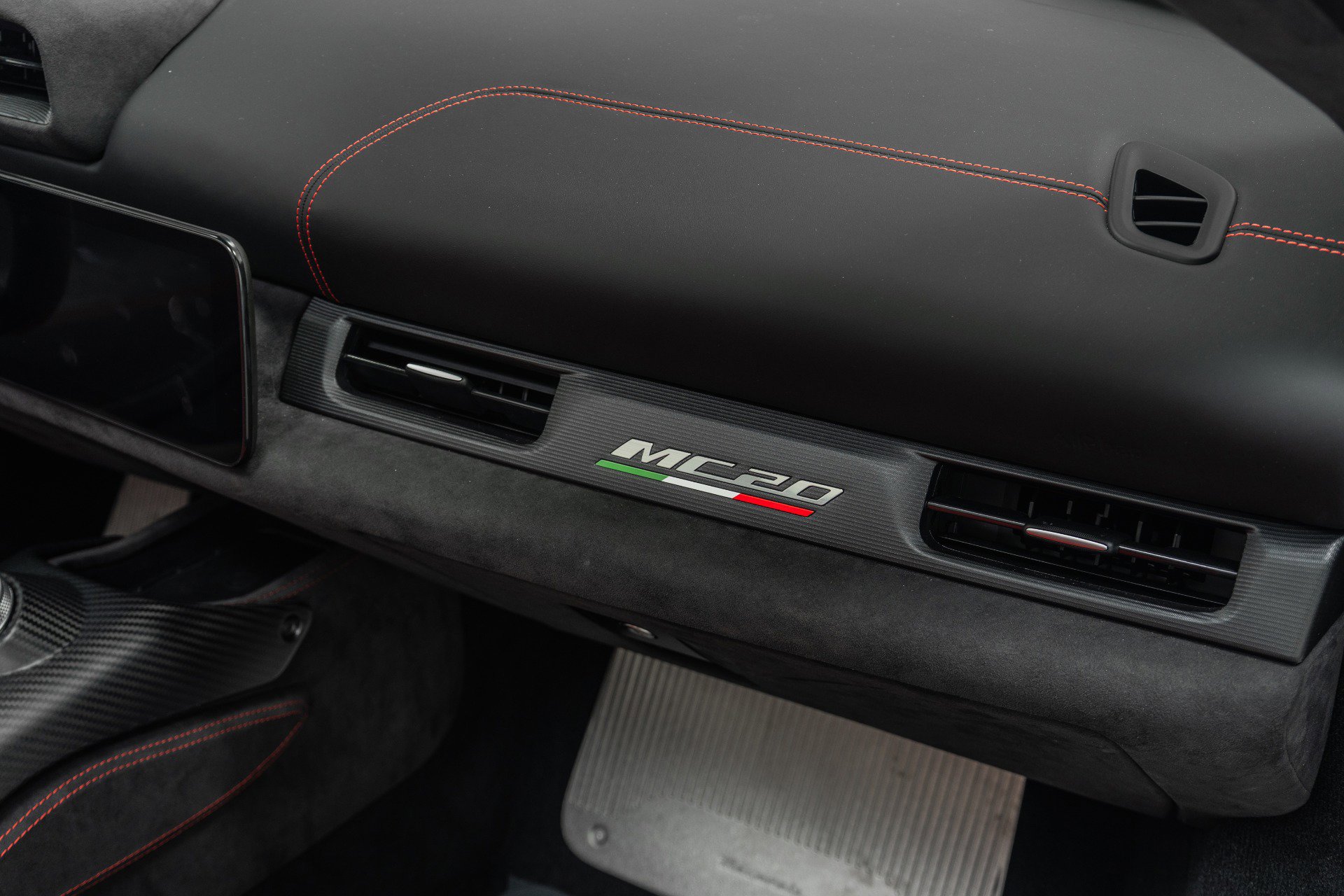 Used 2023 Maserati MC20 Cielo -351 Miles, Lightweight image 30