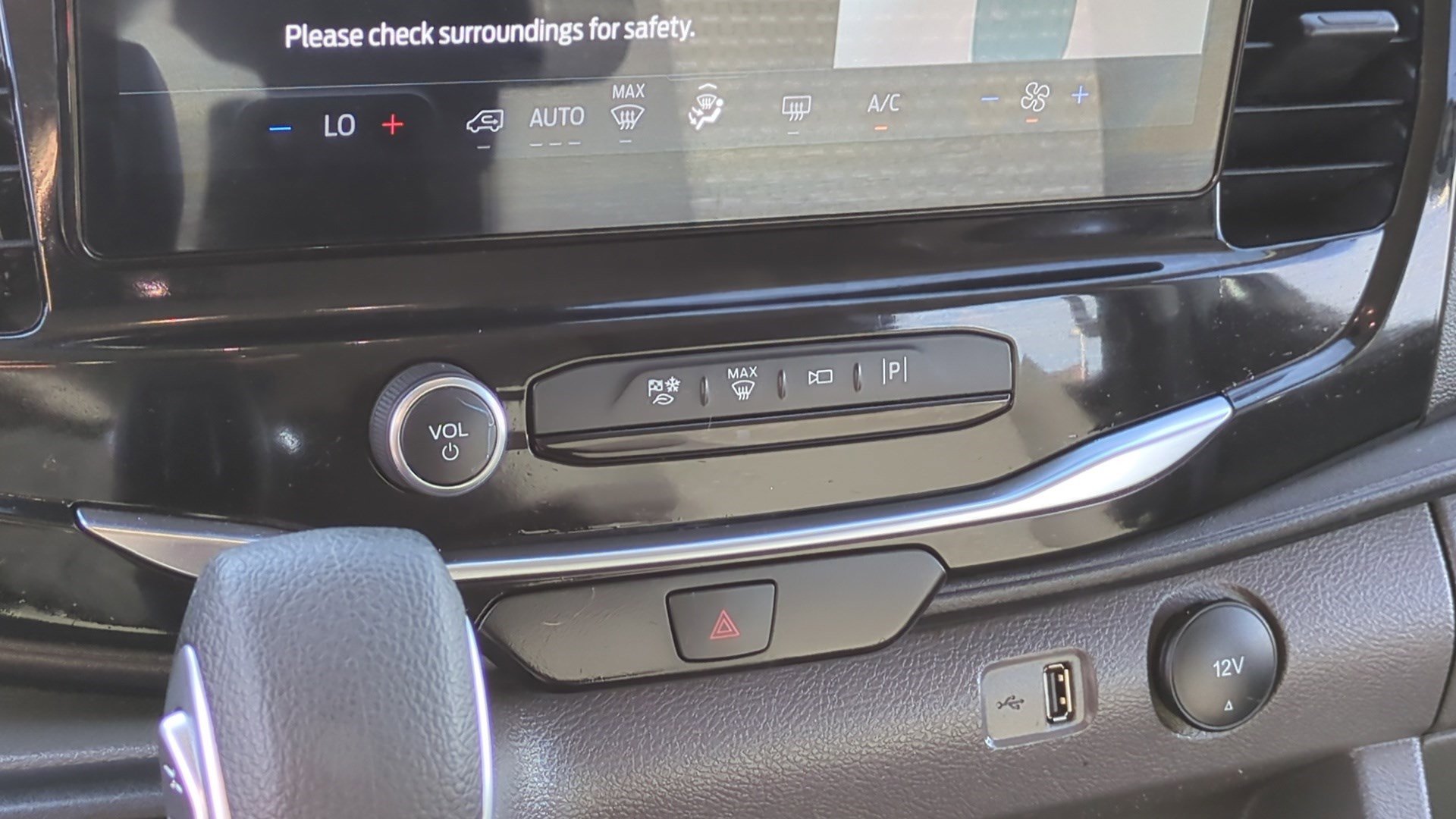 Used 2023 Ford Transit 350 XLT image 23