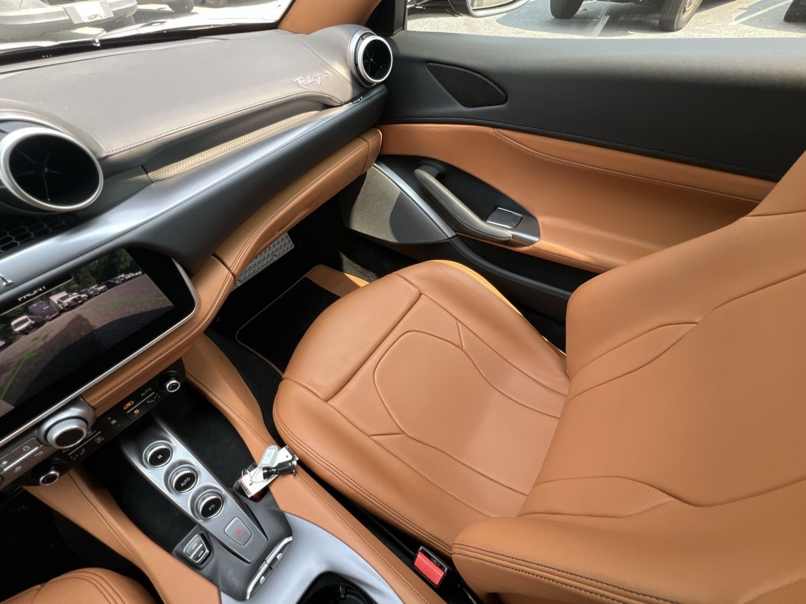 Used 2020 Ferrari Portofino RWD image 14