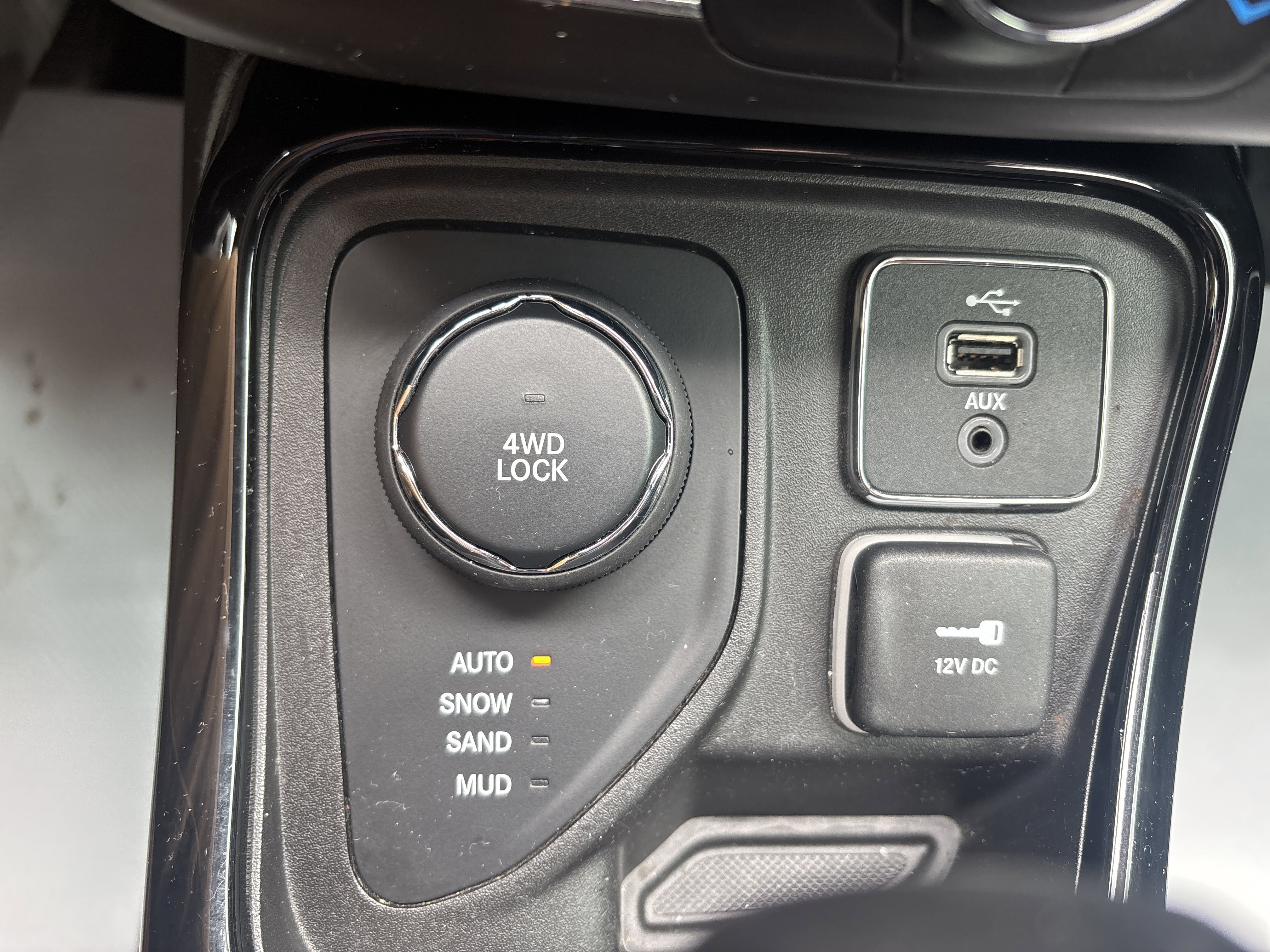 Used 2018 Jeep Compass Limited w/ Safe & Security Group image 29