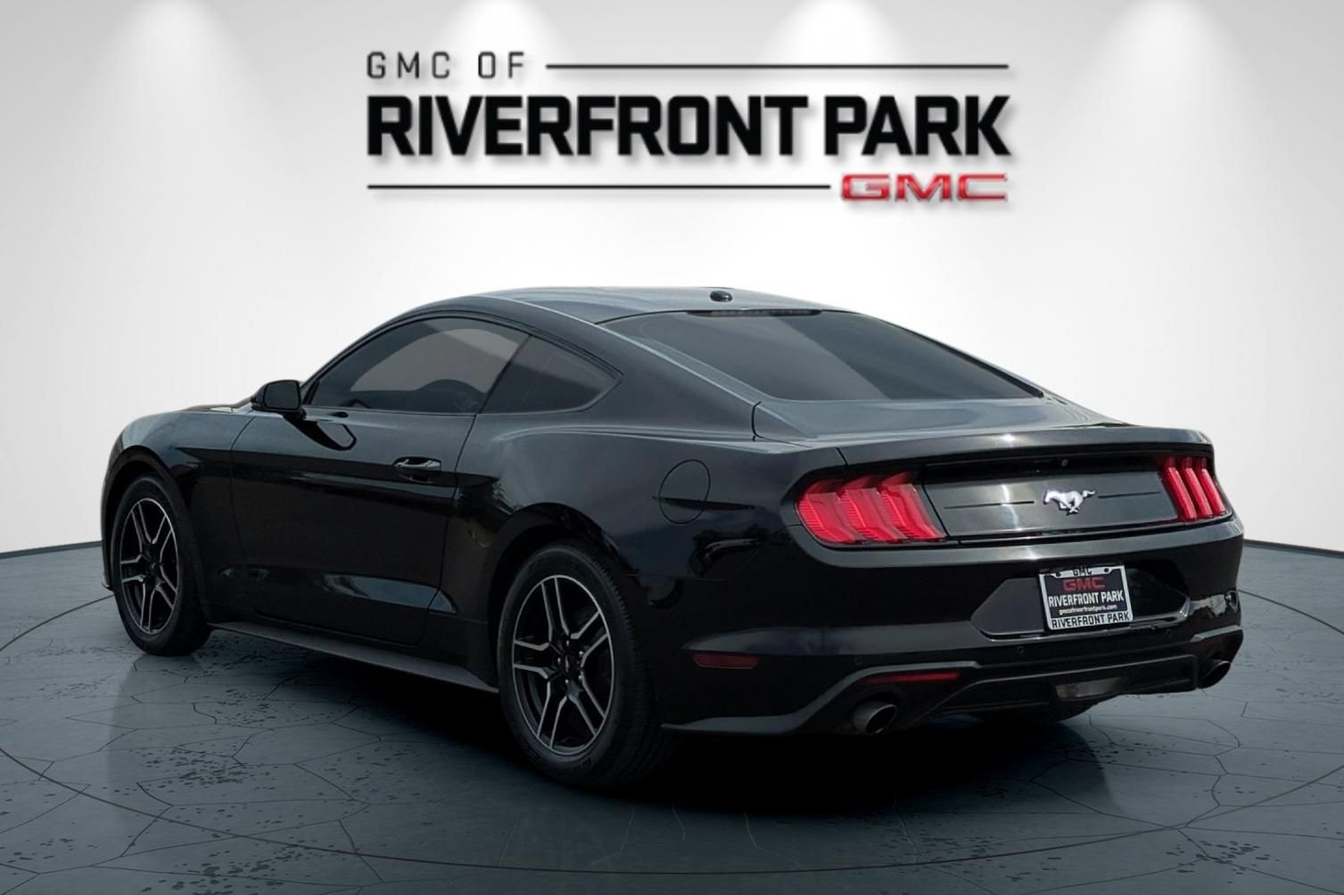 Used 2019 Ford Mustang Premium w/ Equipment Group 201A RWD image 5
