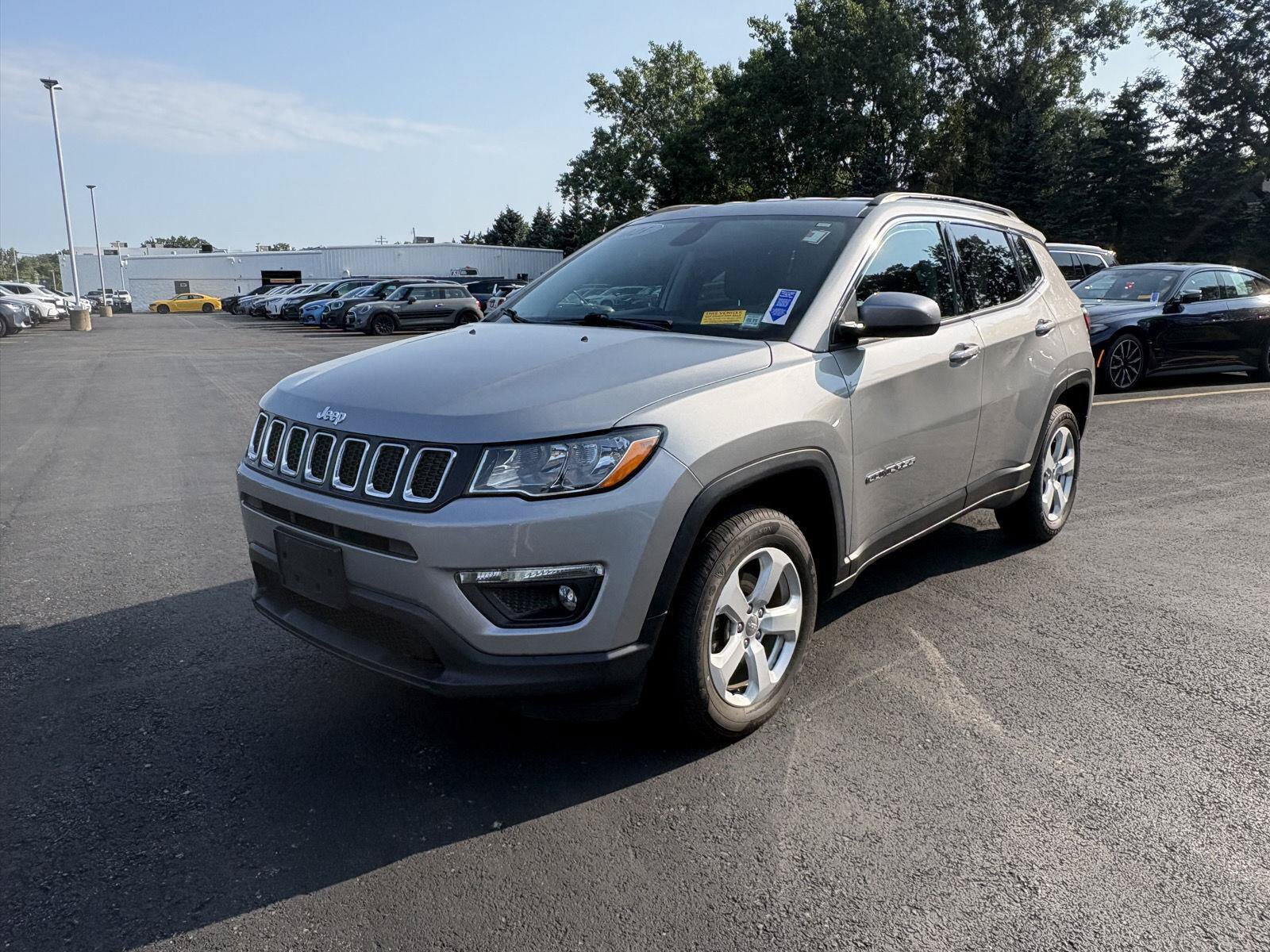 Used 2021 Jeep Compass Latitude w/ Convenience Group AWD/4WD image 3