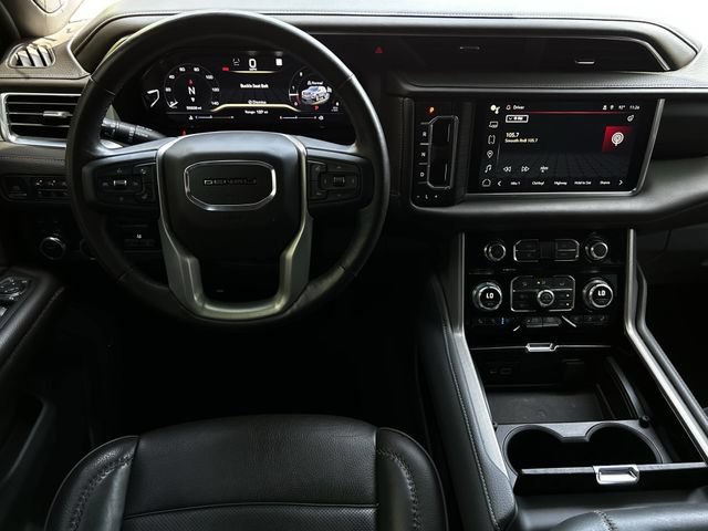 Used 2022 GMC Yukon XL Denali w/ Denali Premium Package AWD/4WD image 13