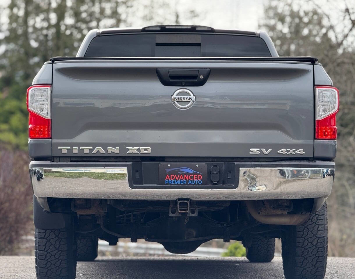 Used 2018 Nissan Titan SV image 11