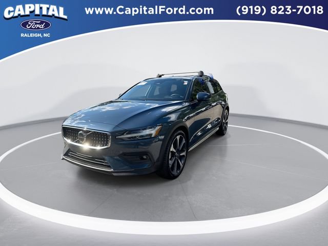 Used 2024 Volvo V60 B5 Cross Country Ultimate AWD/4WD image 4