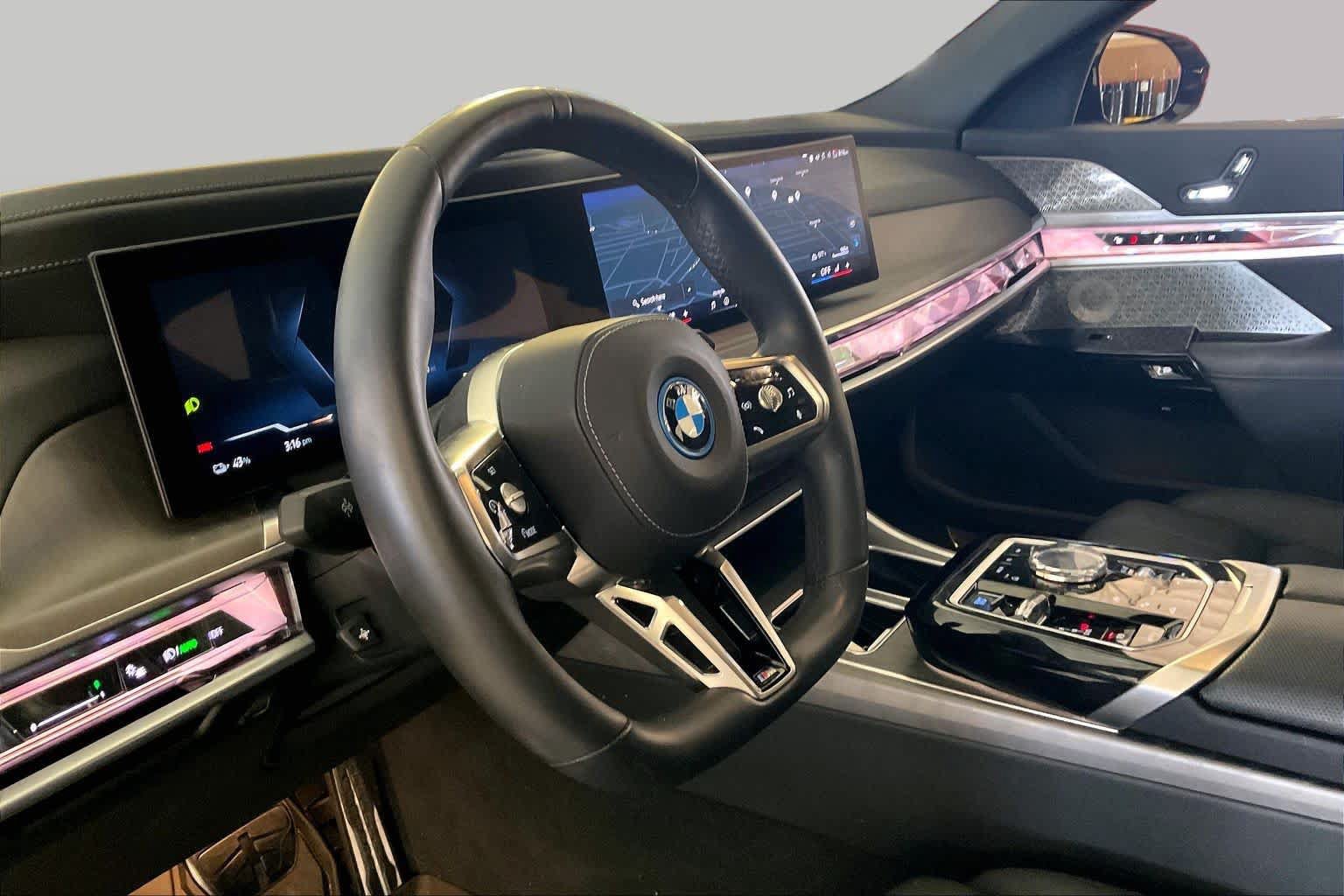 Used 2024 BMW i7 xDrive60 w/ Executive Package AWD/4WD image 16