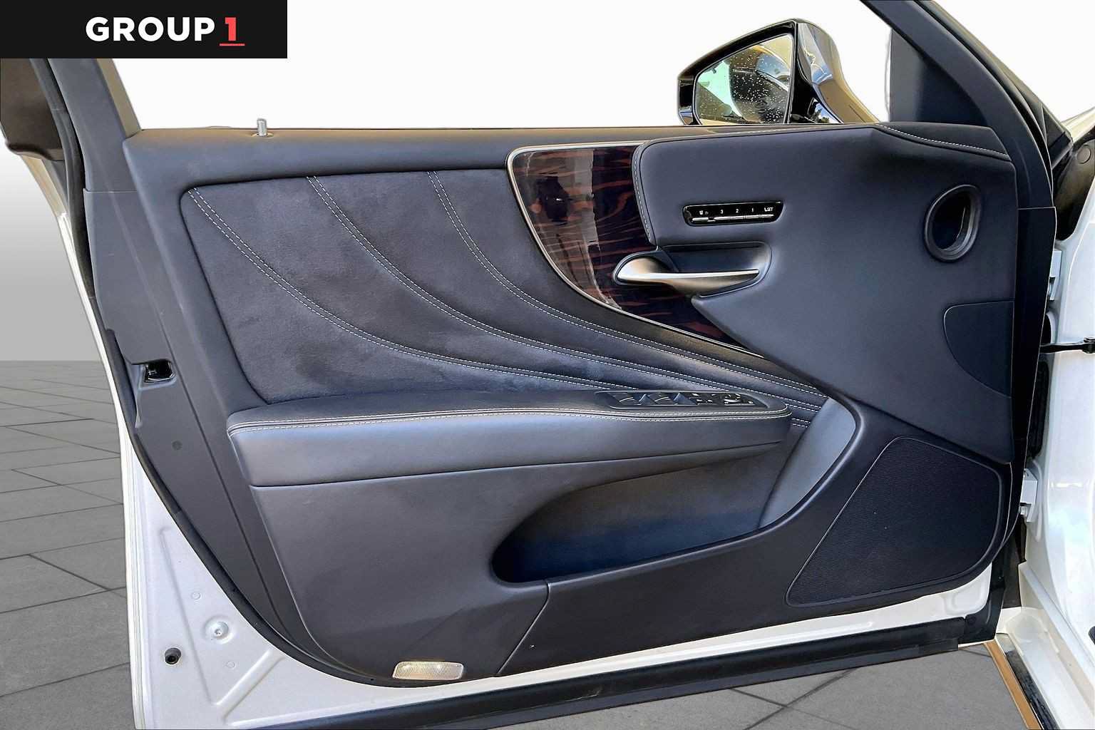 Used 2022 Lexus LS 500 w/ Interior Upgrade Package RWD image 19