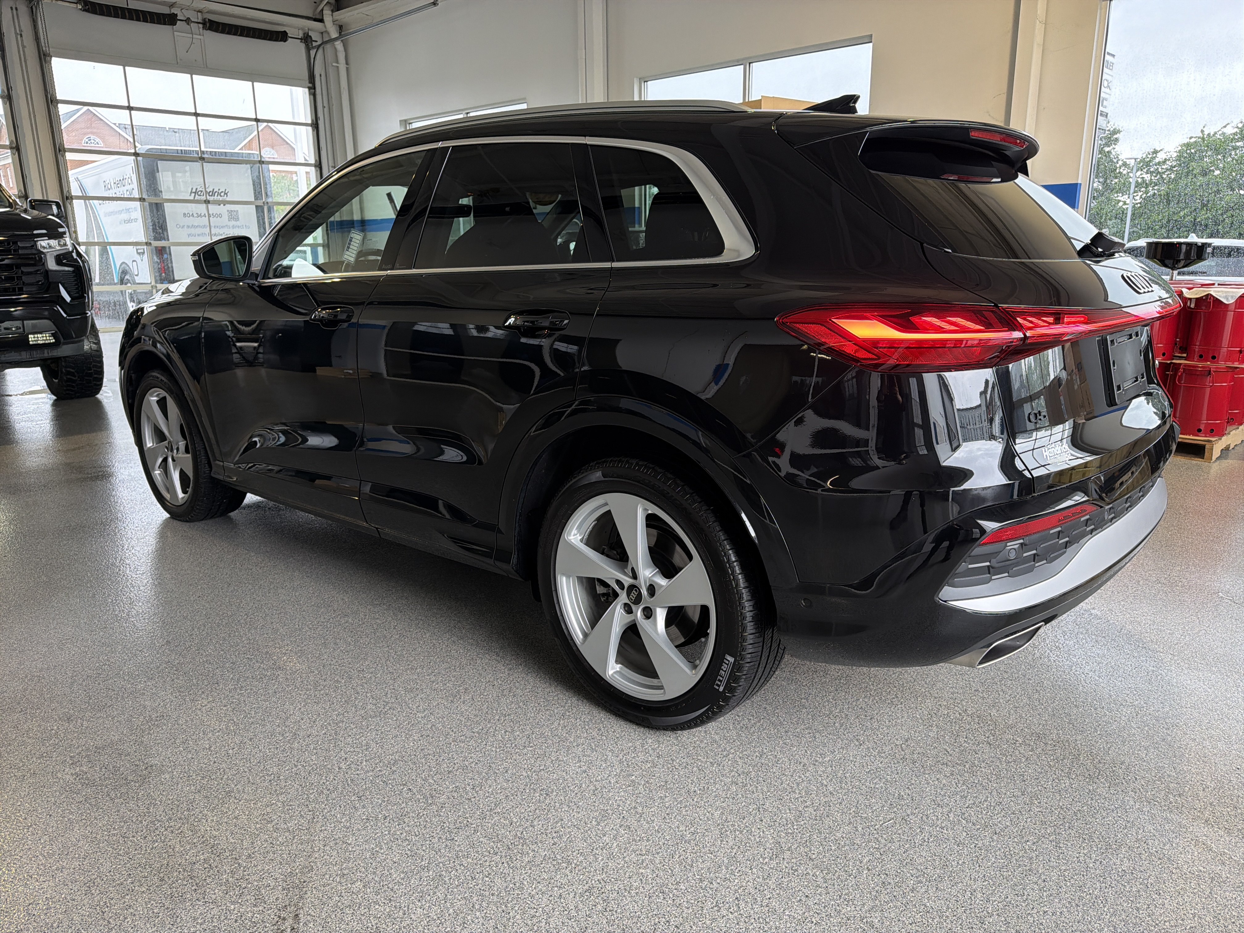 Used 2025 Audi Q5 Prestige AWD/4WD image 8