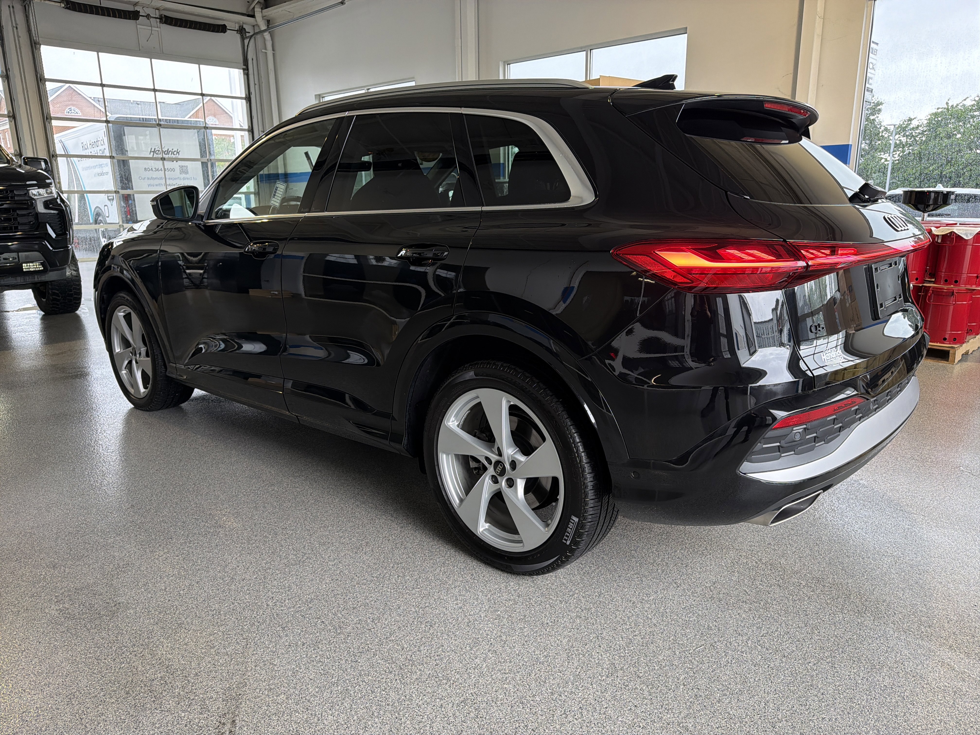 Used 2025 Audi Q5 Prestige AWD/4WD image 8