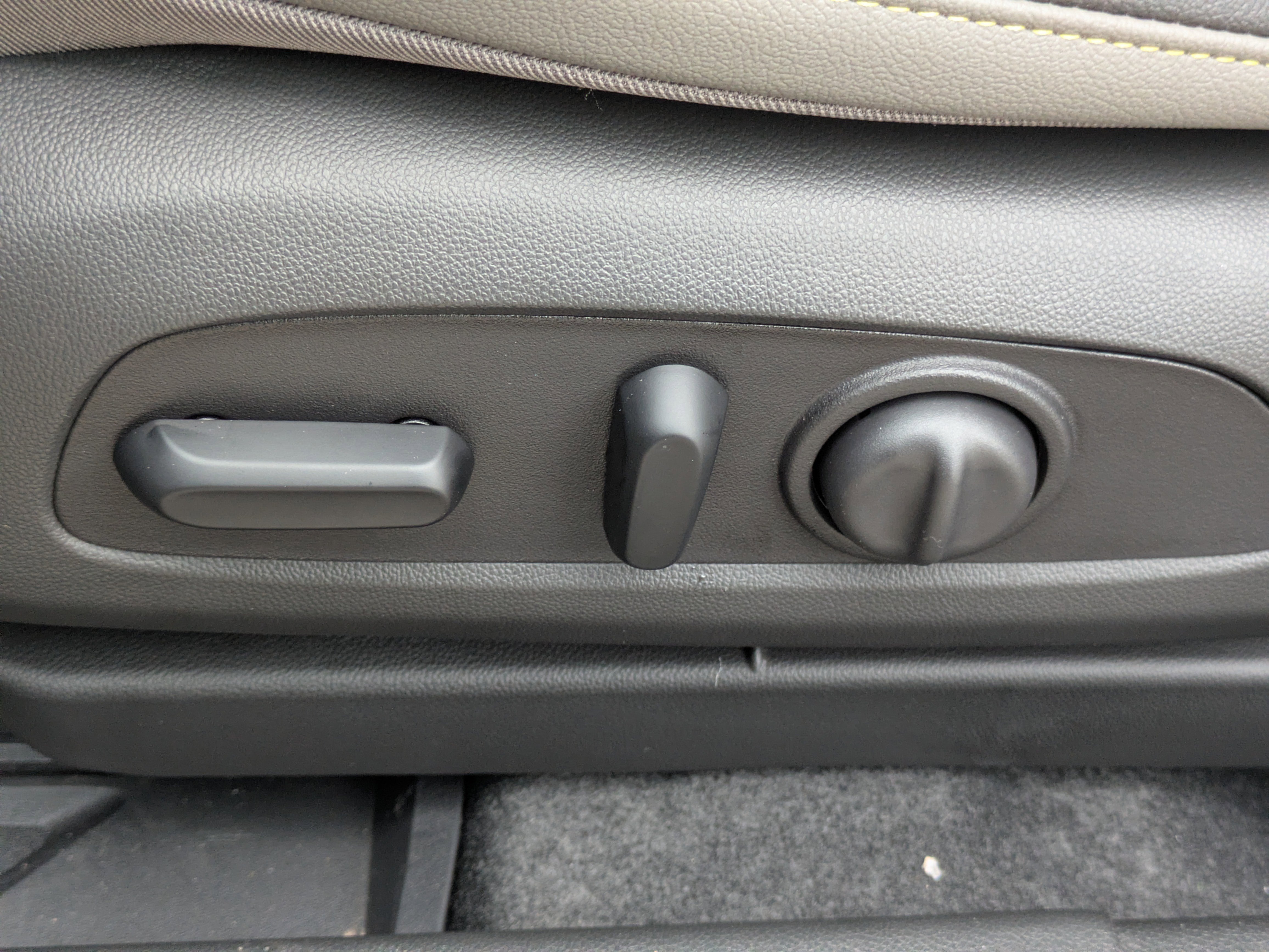 New 2026 Chevrolet Trax ACTIV w/ Sunroof Package image 12