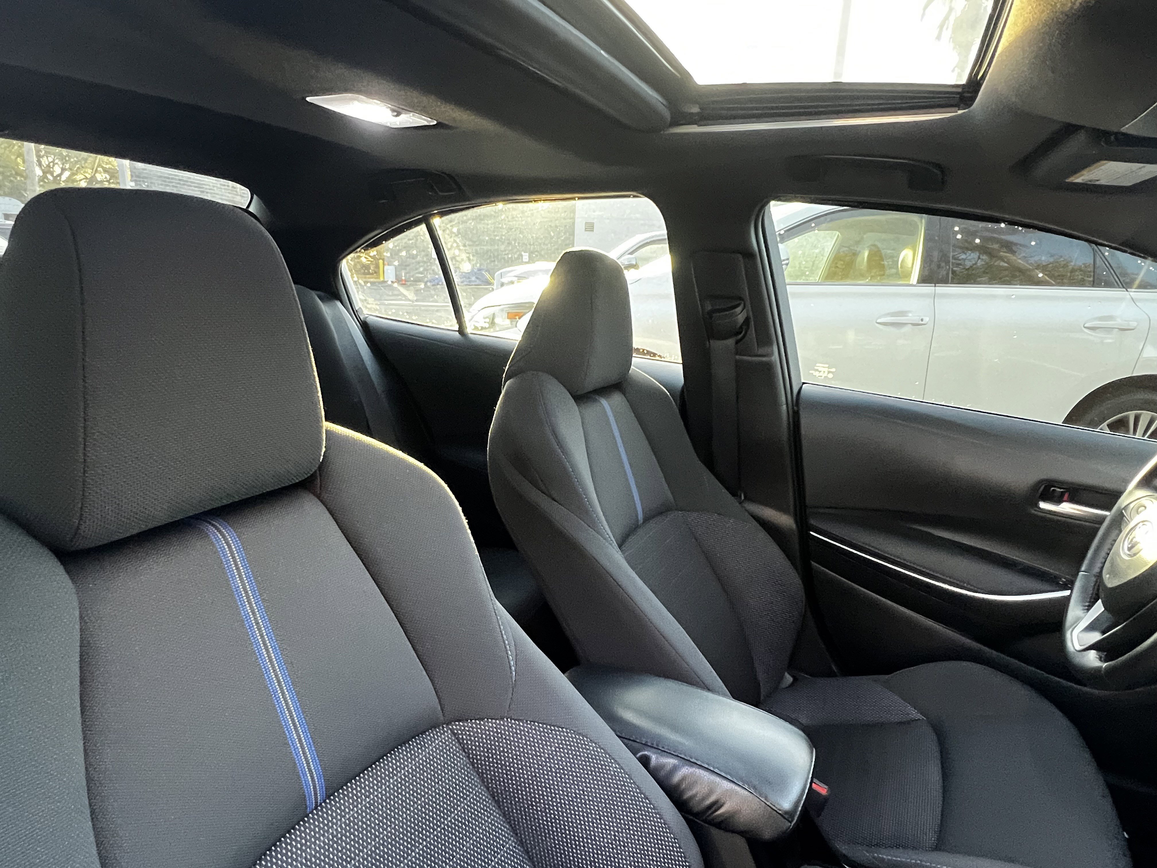 Used 2021 Toyota Corolla SE w/ SE Premium Package image 45