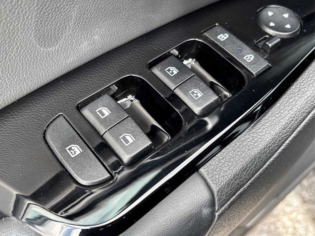 Certified 2024 Kia Sportage EX image 33