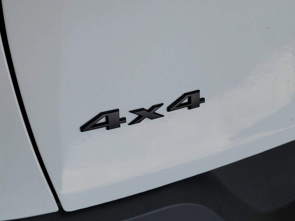 Used 2017 Jeep Cherokee Trailhawk image 9