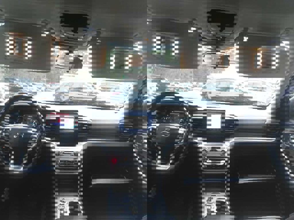 Used 2021 Ford Explorer XLT w/ Class III Trailer Tow Package image 3