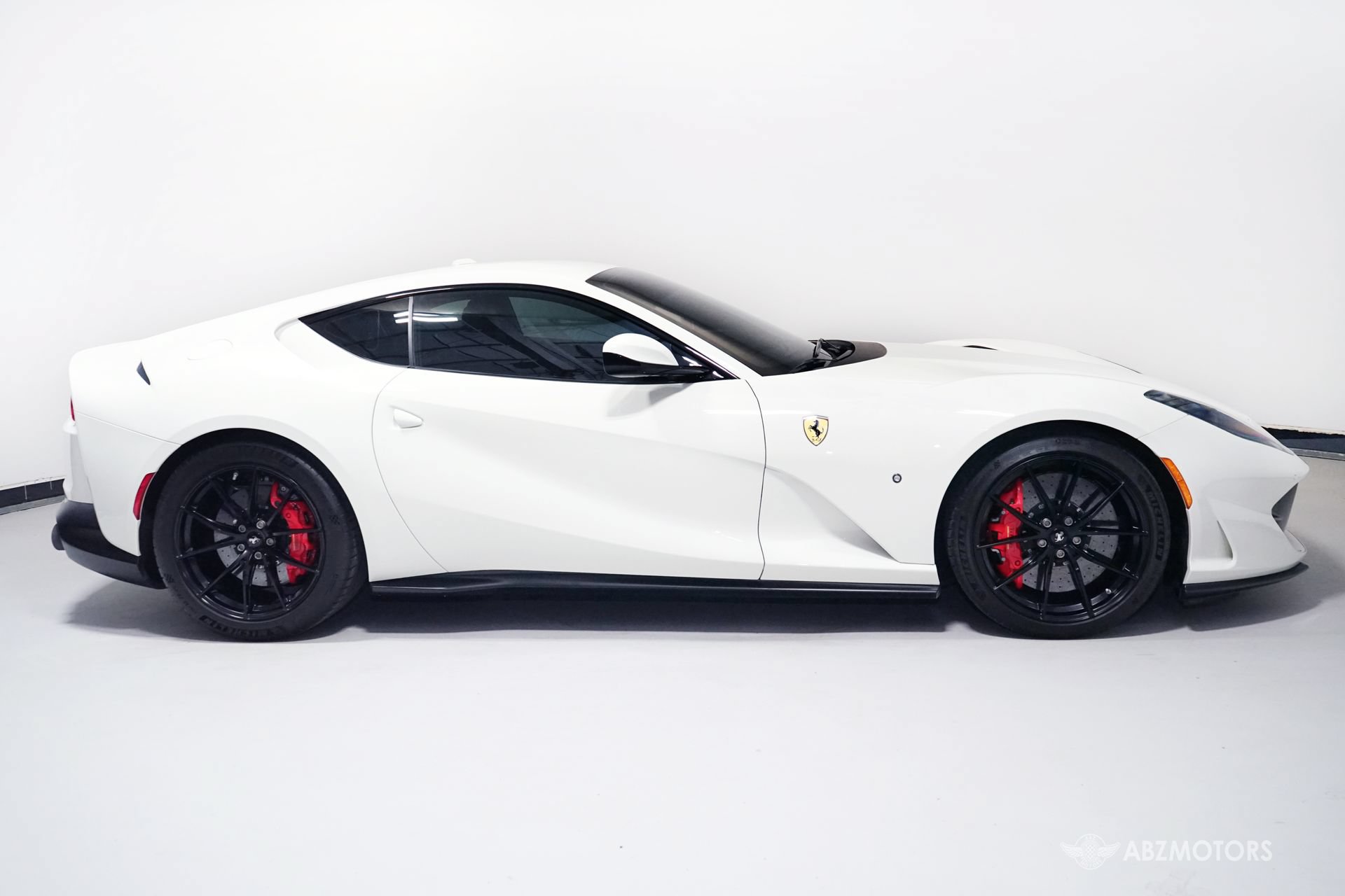 Used 2019 Ferrari 812 Superfast RWD image 3