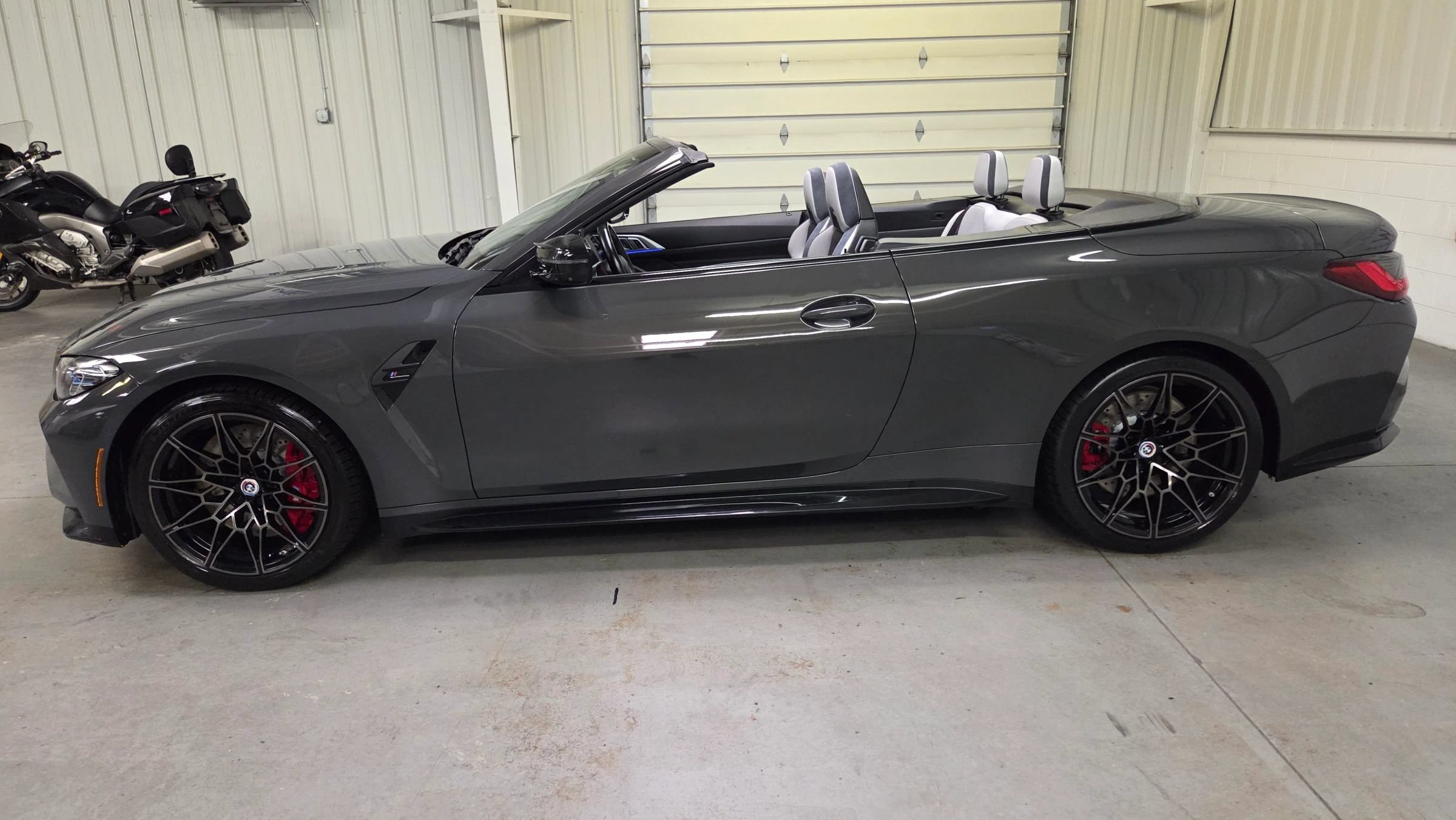 Used 2023 BMW M4 xDrive Competition AWD/4WD image 3