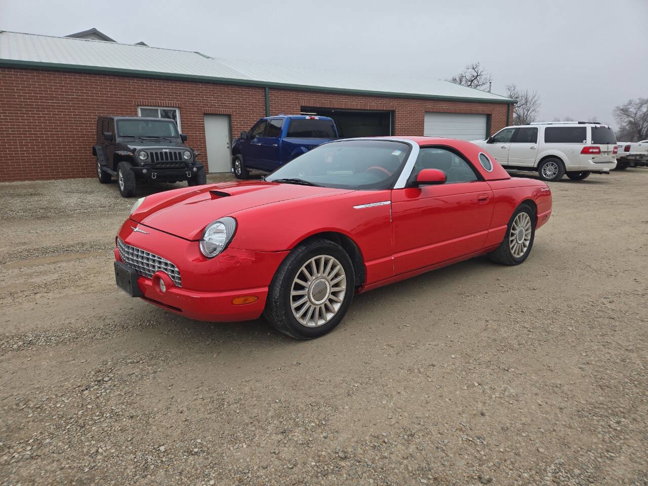 Used 2005 Ford Thunderbird Deluxe image 5