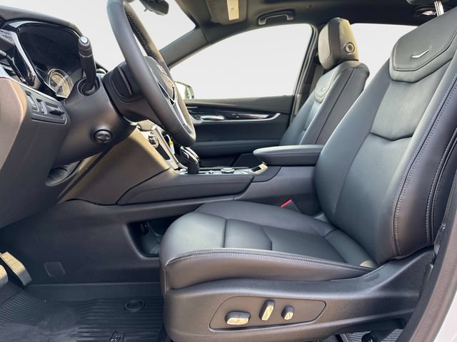 New 2026 Cadillac XT5 Premium Luxury w/ LPO, Floor Liner Package AWD/4WD image 17
