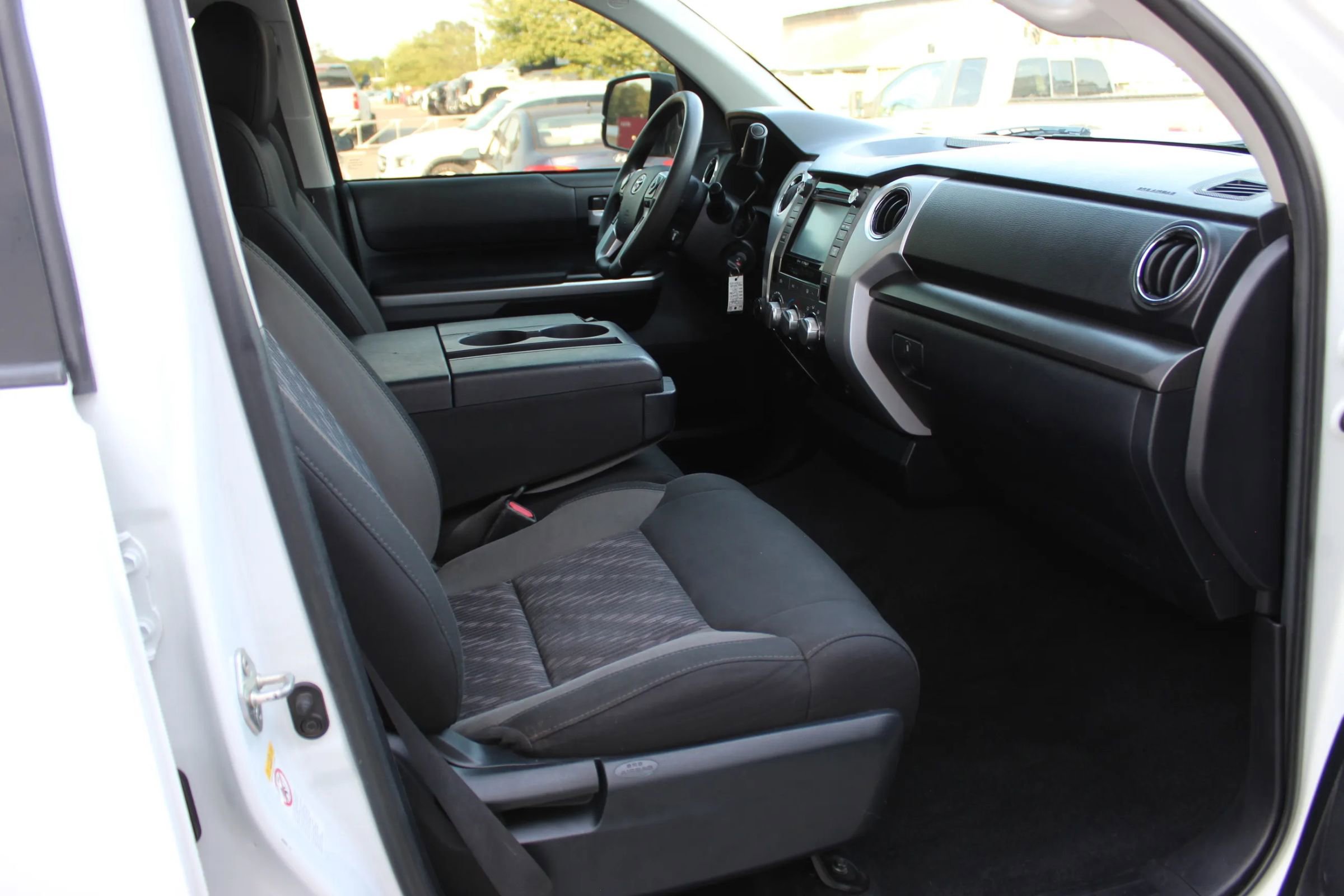 Used 2018 Toyota Tundra SR5 w/ TRD Off Road Package AWD/4WD image 27