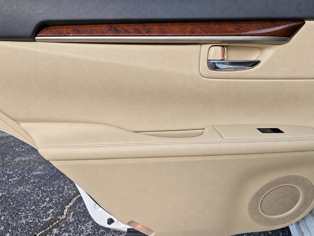Used 2015 Lexus ES 350 w/ Luxury Package FWD image 23