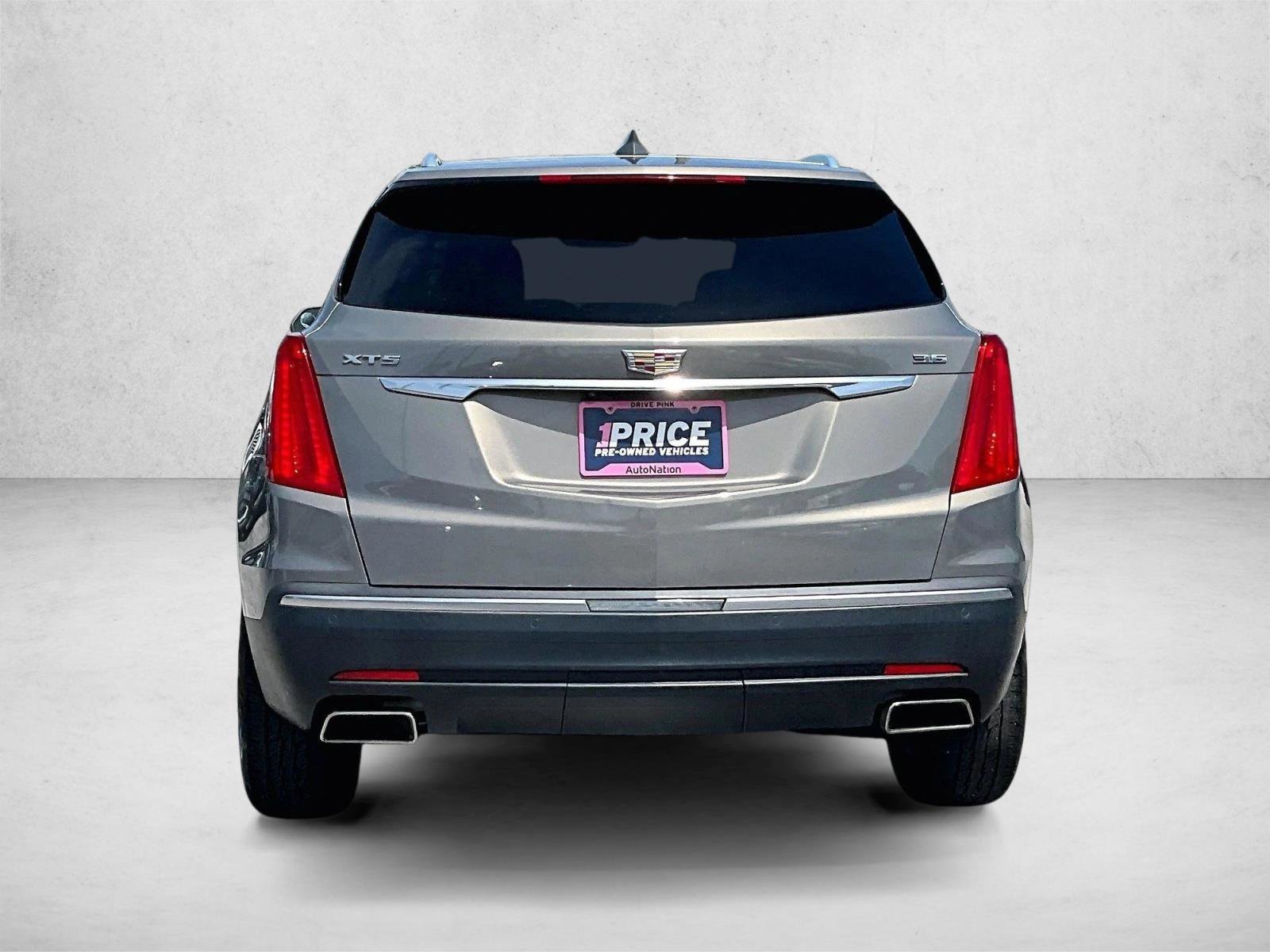 Used 2018 Cadillac XT5 FWD w/ LPO, Wheel Lock Package image 4