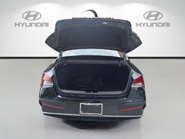Used 2025 Hyundai Elantra Sport FWD image 25
