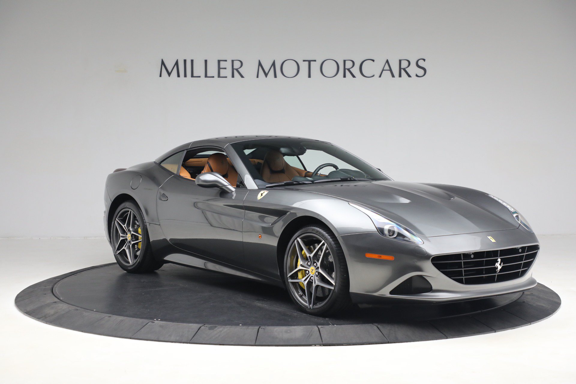 Certified 2017 Ferrari California T RWD image 14