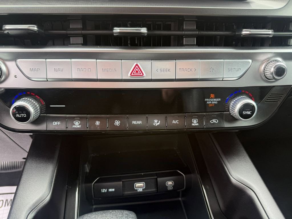 Used 2025 Kia Telluride LX image 16