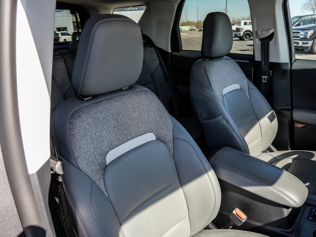 Used 2025 Ford Bronco Sport Badlands image 16