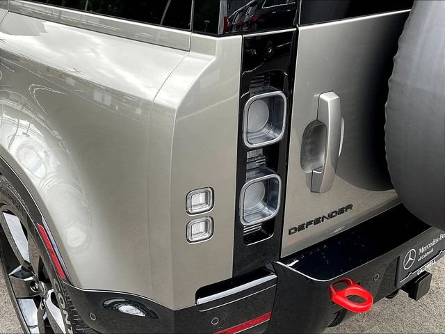 Used 2025 Land Rover Defender 110 X AWD/4WD image 24