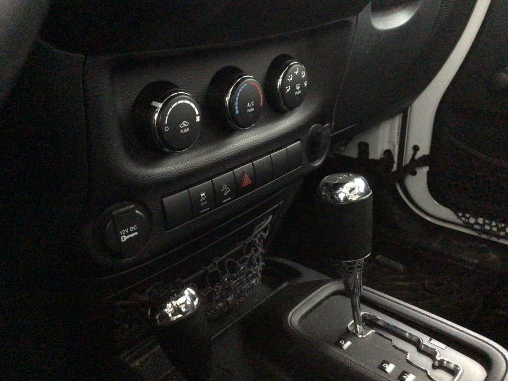 Used 2016 Jeep Wrangler Unlimited Sport w/ Connectivity Group image 14