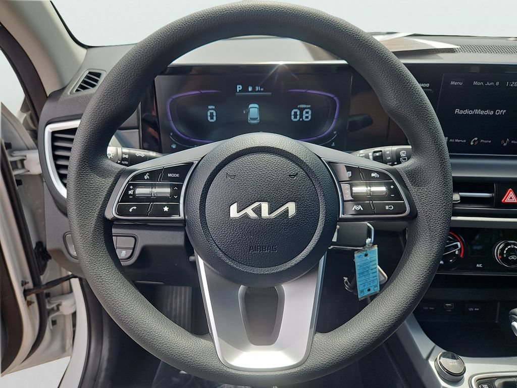 Certified 2025 Kia Seltos LX AWD/4WD image 23