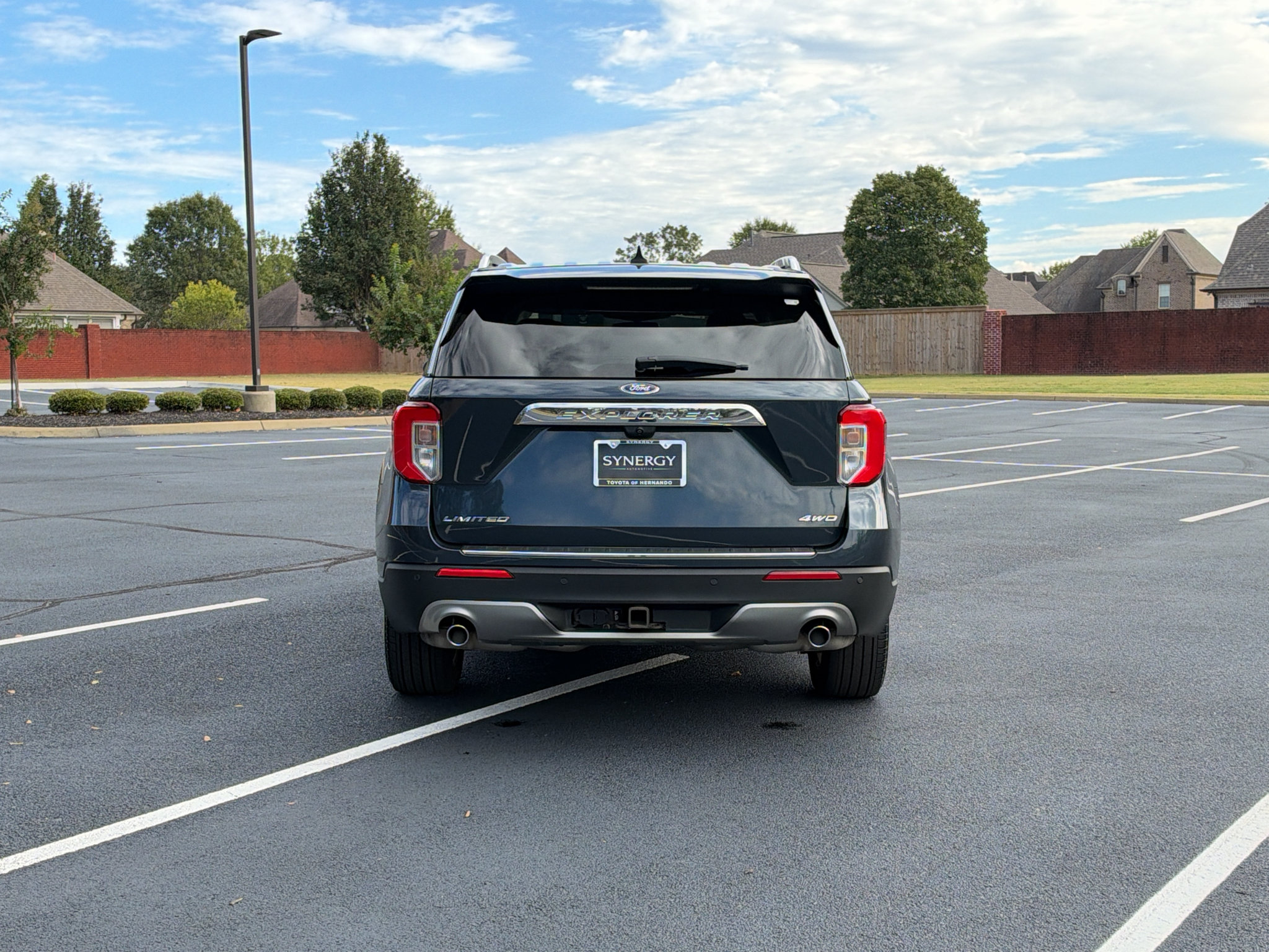 Used 2022 Ford Explorer Limited w/ Limited Technology Package AWD/4WD image 7