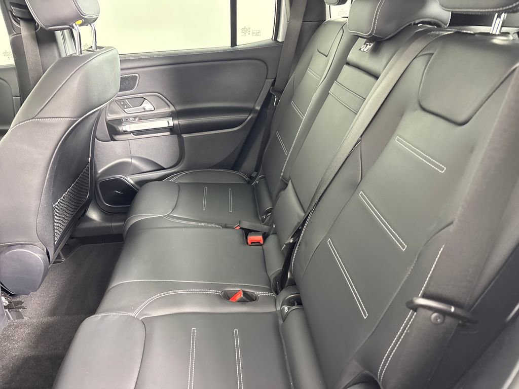 Used 2024 Mercedes-Benz GLB 35 AMG 4MATIC image 26