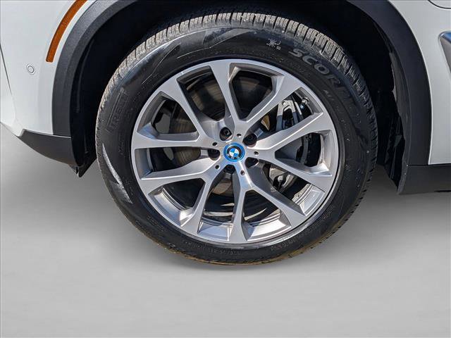 Used 2024 BMW X5 xDrive50e w/ Executive Package image 30