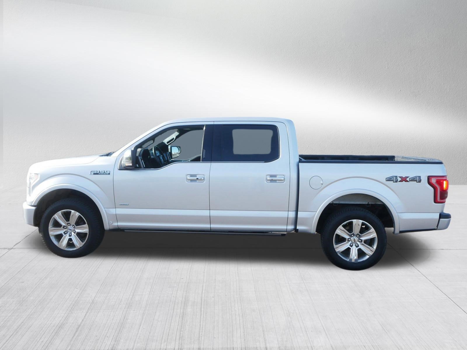 Used 2016 Ford F150 Platinum w/ Equipment Group 701A Luxury AWD/4WD image 4