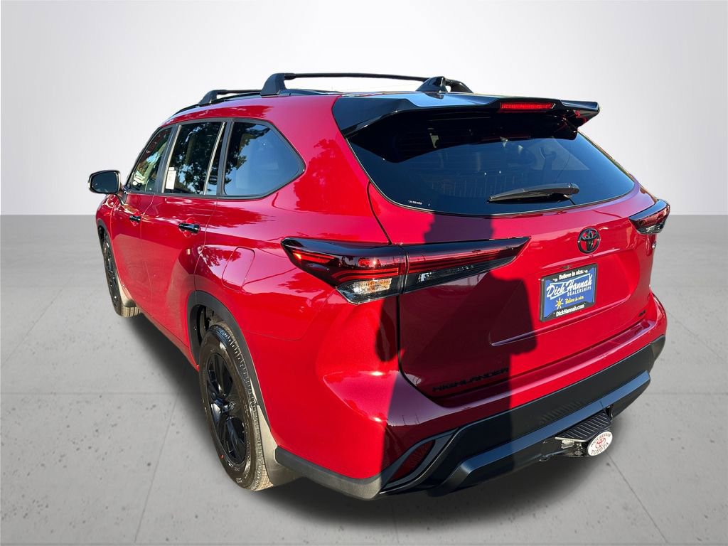 New 2025 Toyota Highlander XLE image 10