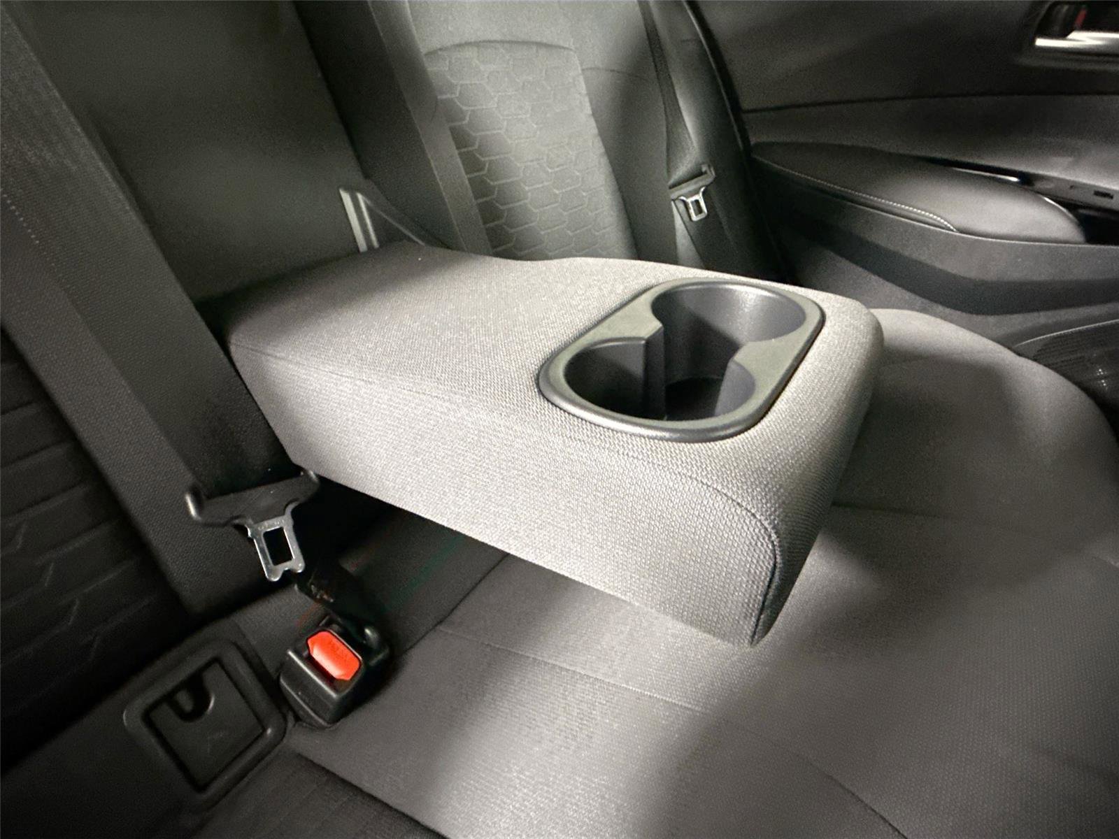 Used 2022 Toyota Corolla SE image 36