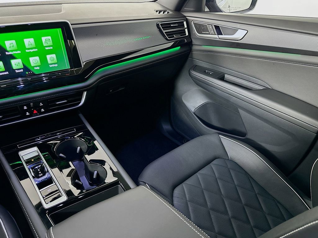 Used 2025 Volkswagen Atlas Cross Sport SEL Premium R-Line image 24