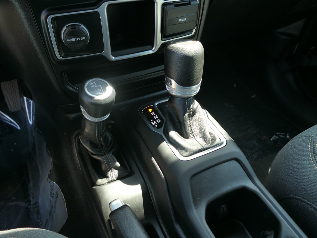 Used 2024 Jeep Wrangler Sport AWD/4WD image 20