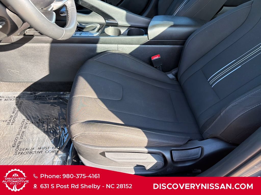 Used 2025 Hyundai Elantra SEL FWD image 13