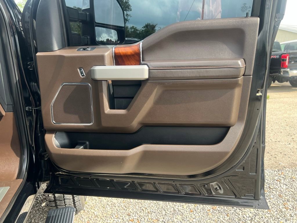 Used 2017 Ford F450 King Ranch w/ King Ranch Ultimate Package AWD/4WD image 23